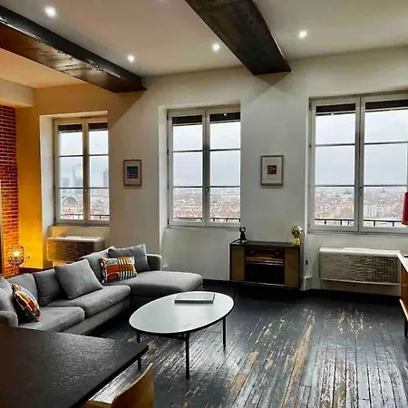 Beautiful Loft In Center Apartment *